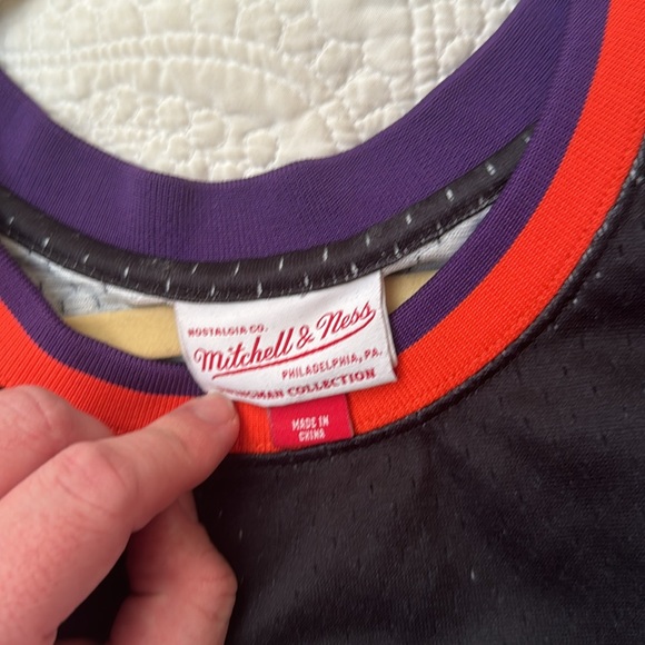 ‘96-‘97 mitchell & ness hardwood classics black steve nash jersey. - Picture 3 of 5